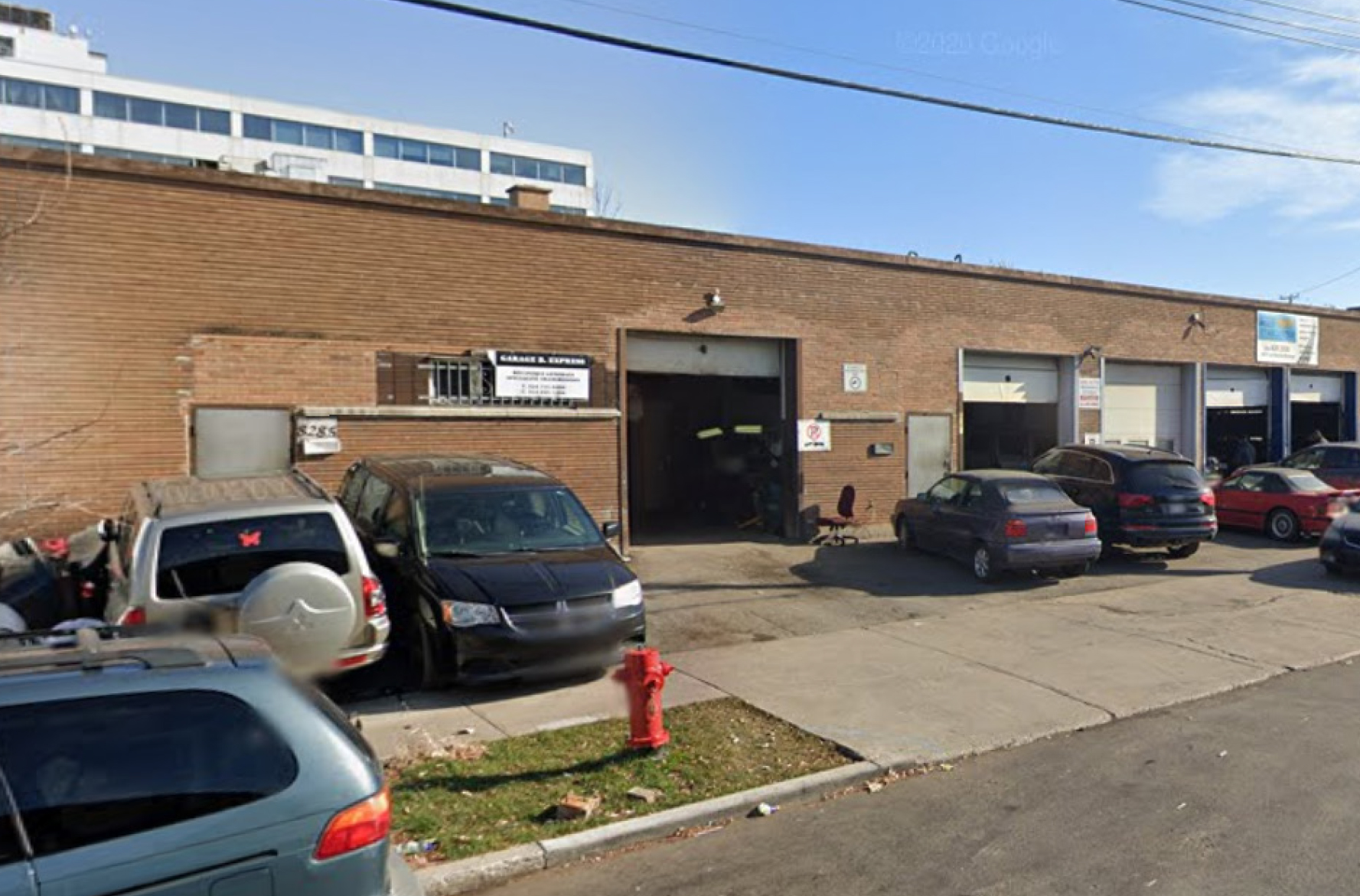 018281-8287_rue Mayrand_Montreal_REA.jpg
